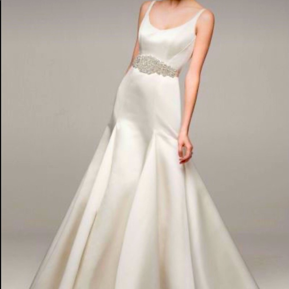 Satin trumpet wedding gown. Button back. Brand new